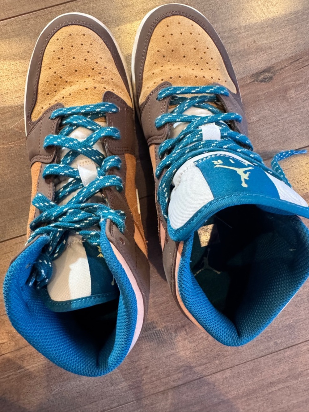 Jordan 1’S Women’s/Or Kids' Mid-Top Sneakers in Brown, Tan & Teal - Picture 8 of 10